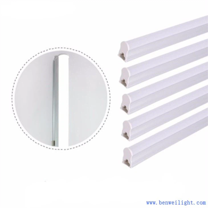 INTEGROVANÁ T5 Integrovaná LED