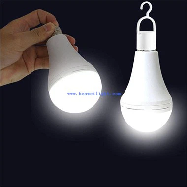 Nabíjateľná LED žiarovka