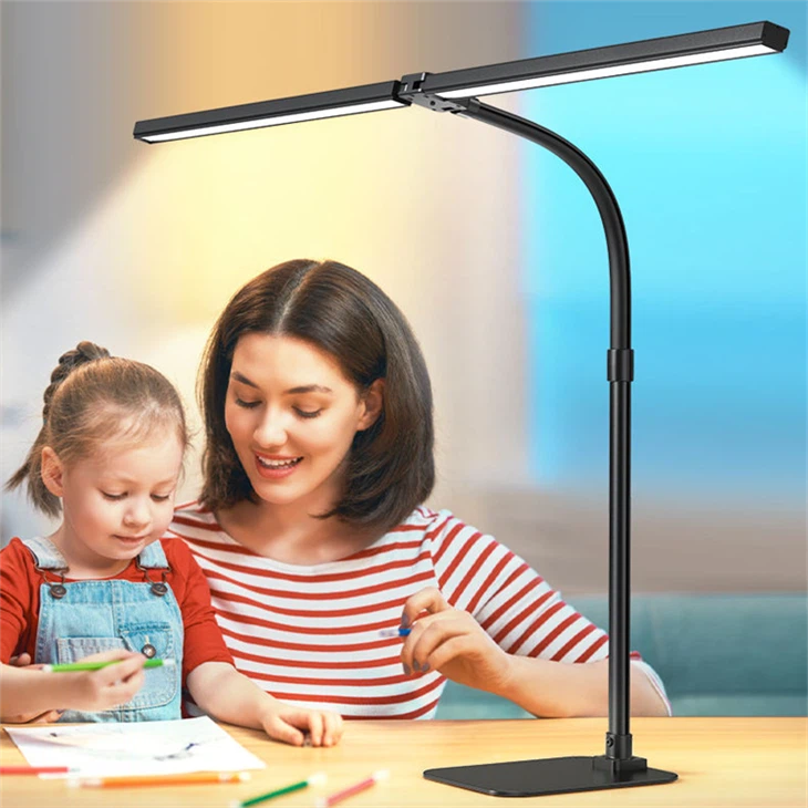 31,5-palcová široká duálna-hlavná stolová lampa RG0 Architect - bez modrého svetla