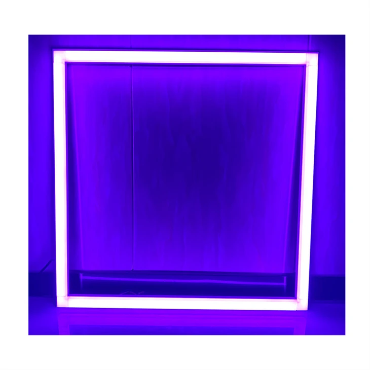 120-277V moderné LED stmievateľné RGBW ploché panelové svietidlo, vhodné pre malé priestorové riešenia v domácnostiach a kanceláriách.