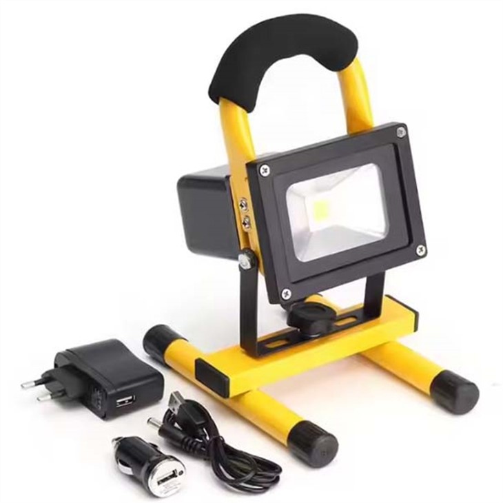 Prenosné LED svetlomety 250W