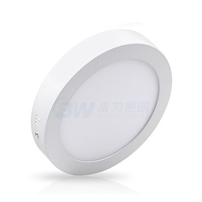 LED stropné svietidlo pre povrchovú montáž
